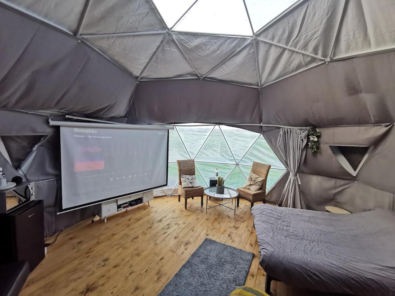 Апартаменти Lincoln Star Dome, Hot Tub, Bbq Langworth Екстер'єр фото
